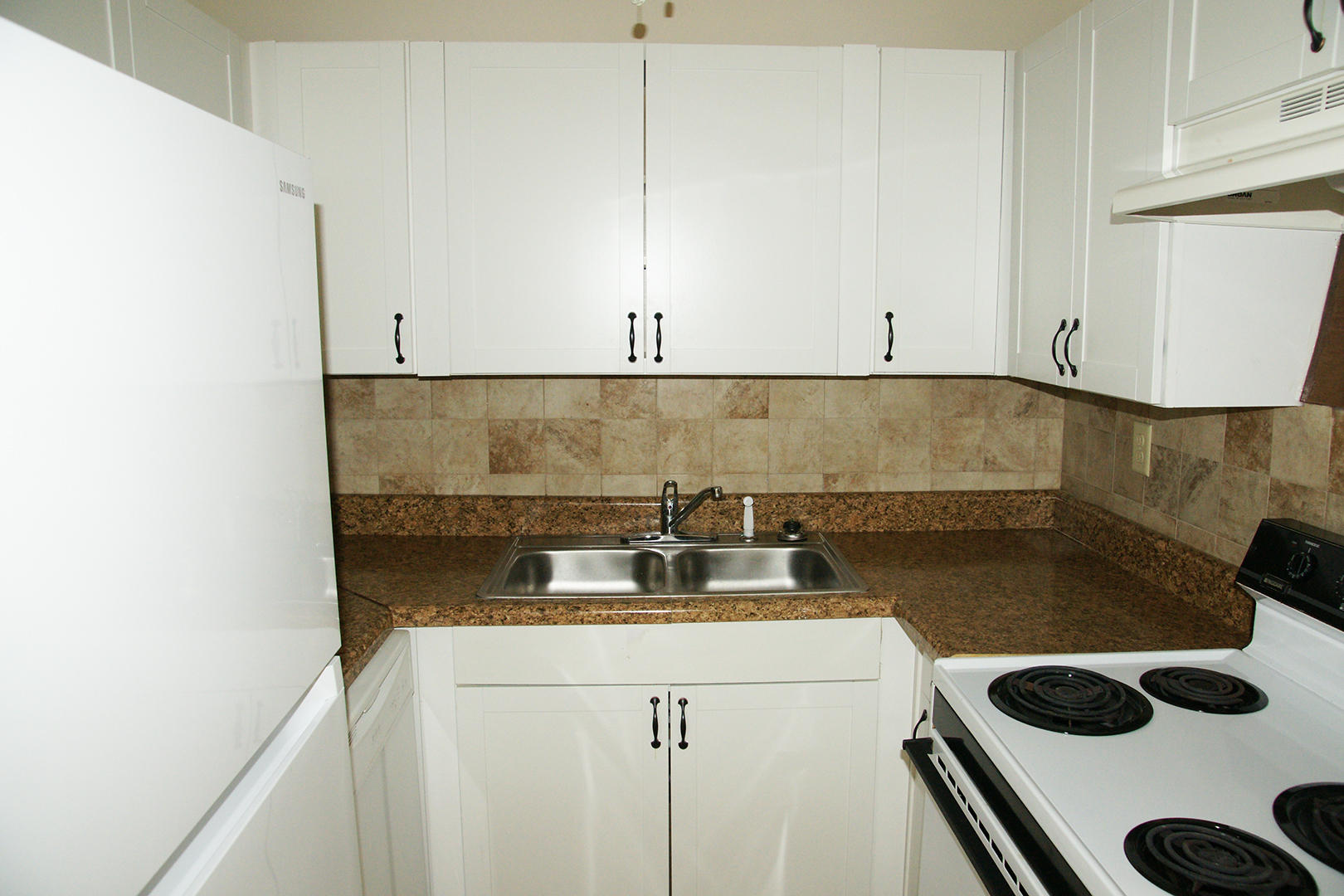 2015 Southeast 5th Street, Unit 2 Deerfield Beach, FL 33441 - Photo 8 of 12 Kitchen