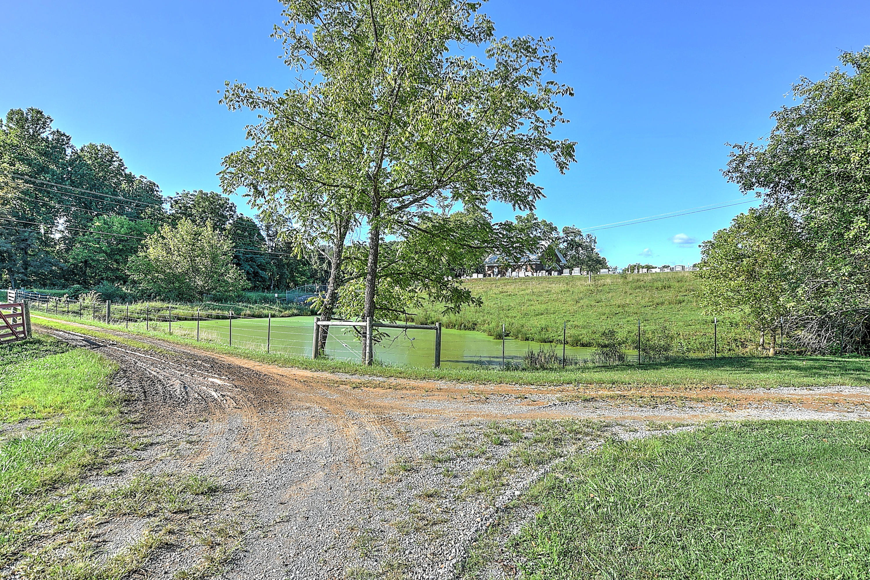 3709 Cherokee Road Jonesborough, TN 37659 - Photo 35 of 40 3709 Cherokee-34