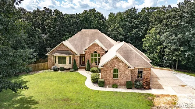 $560,000 | 1689 F S Road, Medora, IL 62063