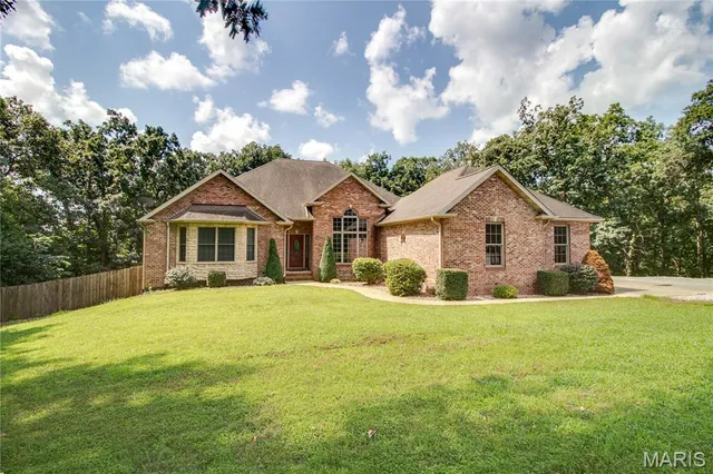 $560,000 | 1689 F S Road, Medora, IL 62063