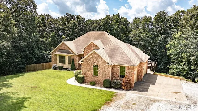 $560,000 | 1689 F S Road, Medora, IL 62063