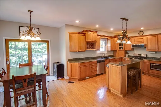 $560,000 | 1689 F S Road, Medora, IL 62063