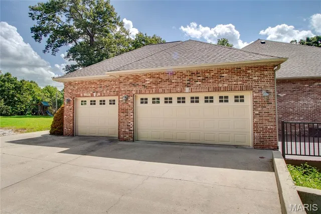 $560,000 | 1689 F S Road, Medora, IL 62063