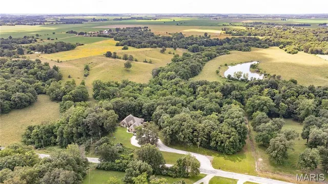 $560,000 | 1689 F S Road, Medora, IL 62063