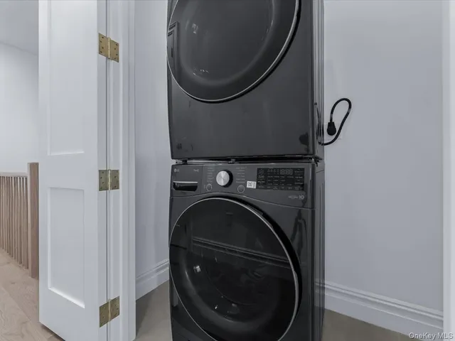 a close up view of a washer and dryer