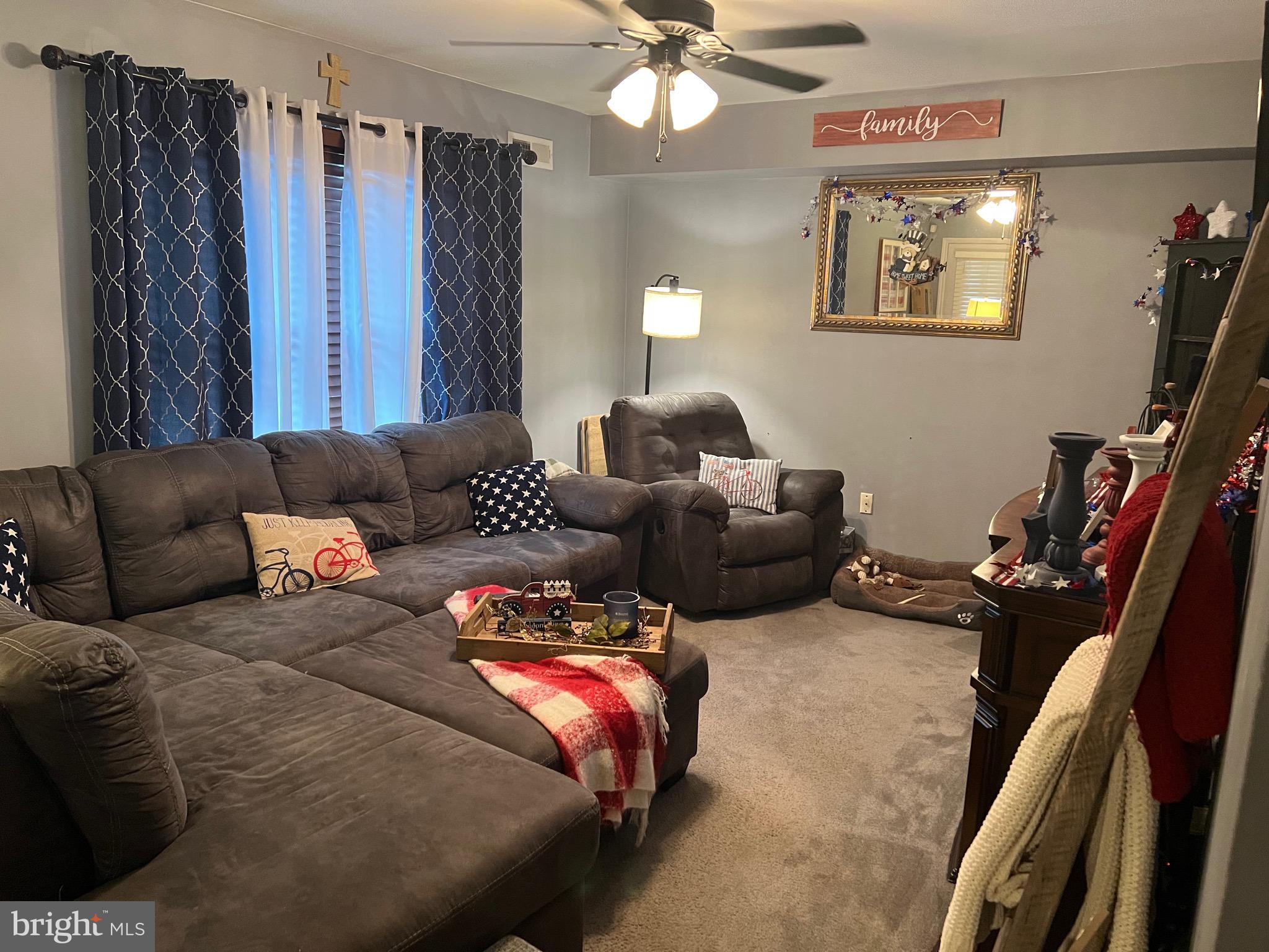 30 Dickenson Drive Sicklerville, NJ 08081 - Photo 7 of 29 Livingroom