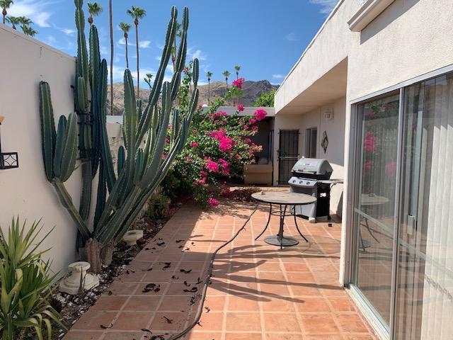 1862 Sandcliff Road Palm Springs, CA 92264 - Photo 6 of 16 Sandcliff_1862 patio
