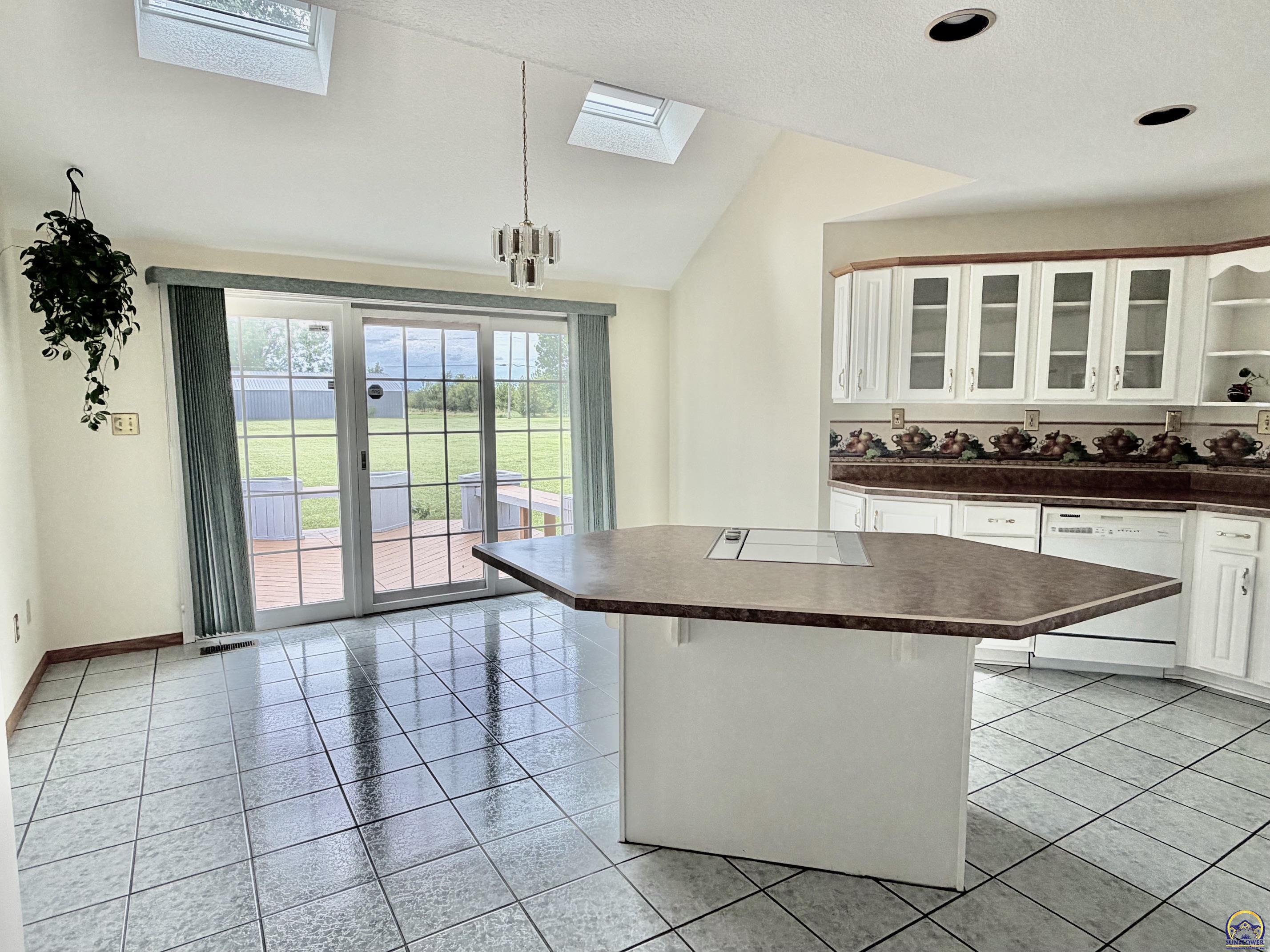 2027 Southwest West Trail Road Topeka, KS 66615 - Photo 15 of 56