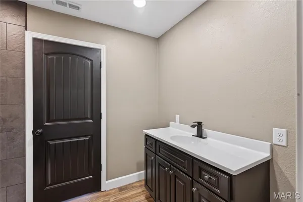 $249,500 | 160 Ripley 160E, Fairdealing, MO 63953