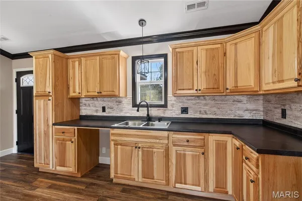 $249,500 | 160 Ripley 160E, Fairdealing, MO 63953