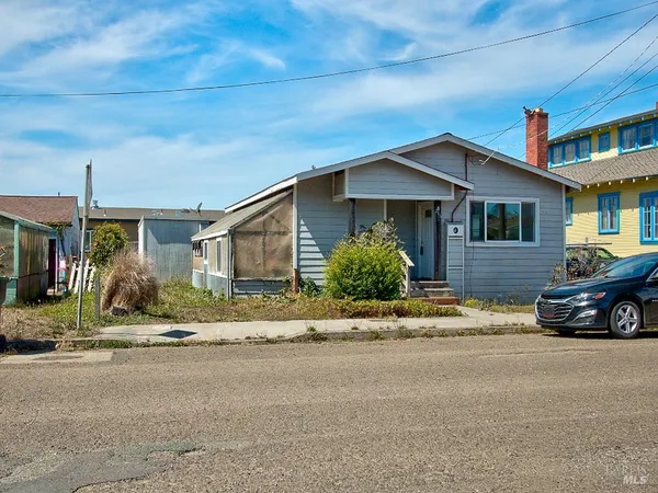 $415,000 | 715 West Street, Fort Bragg, CA 95437