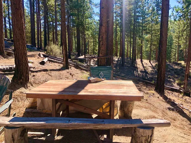 a view of a car in front of a house