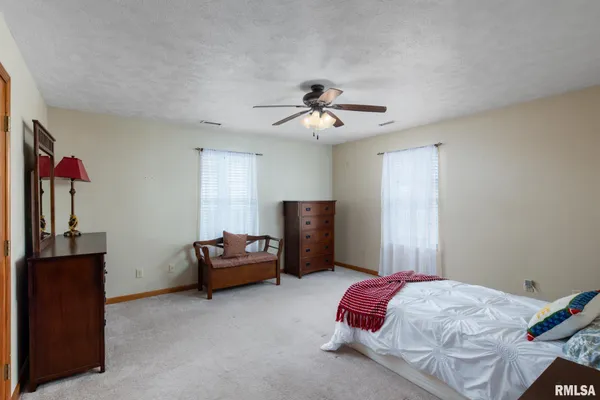 $279,900 | 4161 Lagrande Trace, Carterville, IL 62918