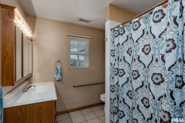 $279,900 | 4161 Lagrande Trace, Carterville, IL 62918
