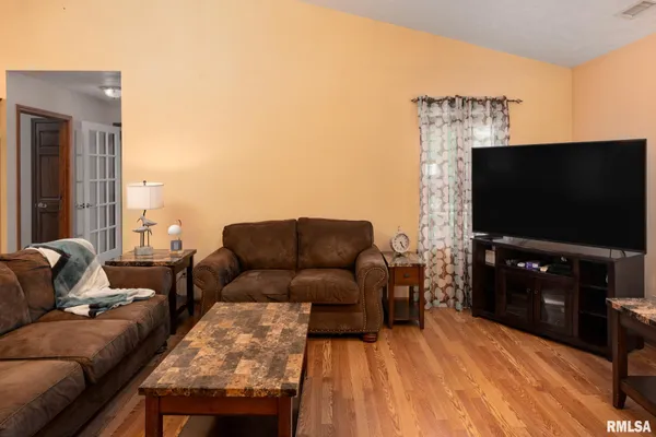 $279,900 | 4161 Lagrande Trace, Carterville, IL 62918
