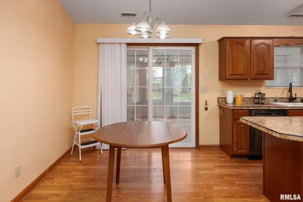 $279,900 | 4161 Lagrande Trace, Carterville, IL 62918