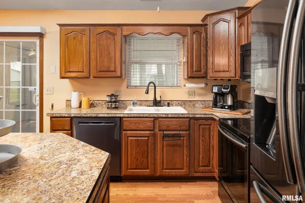 $279,900 | 4161 Lagrande Trace, Carterville, IL 62918