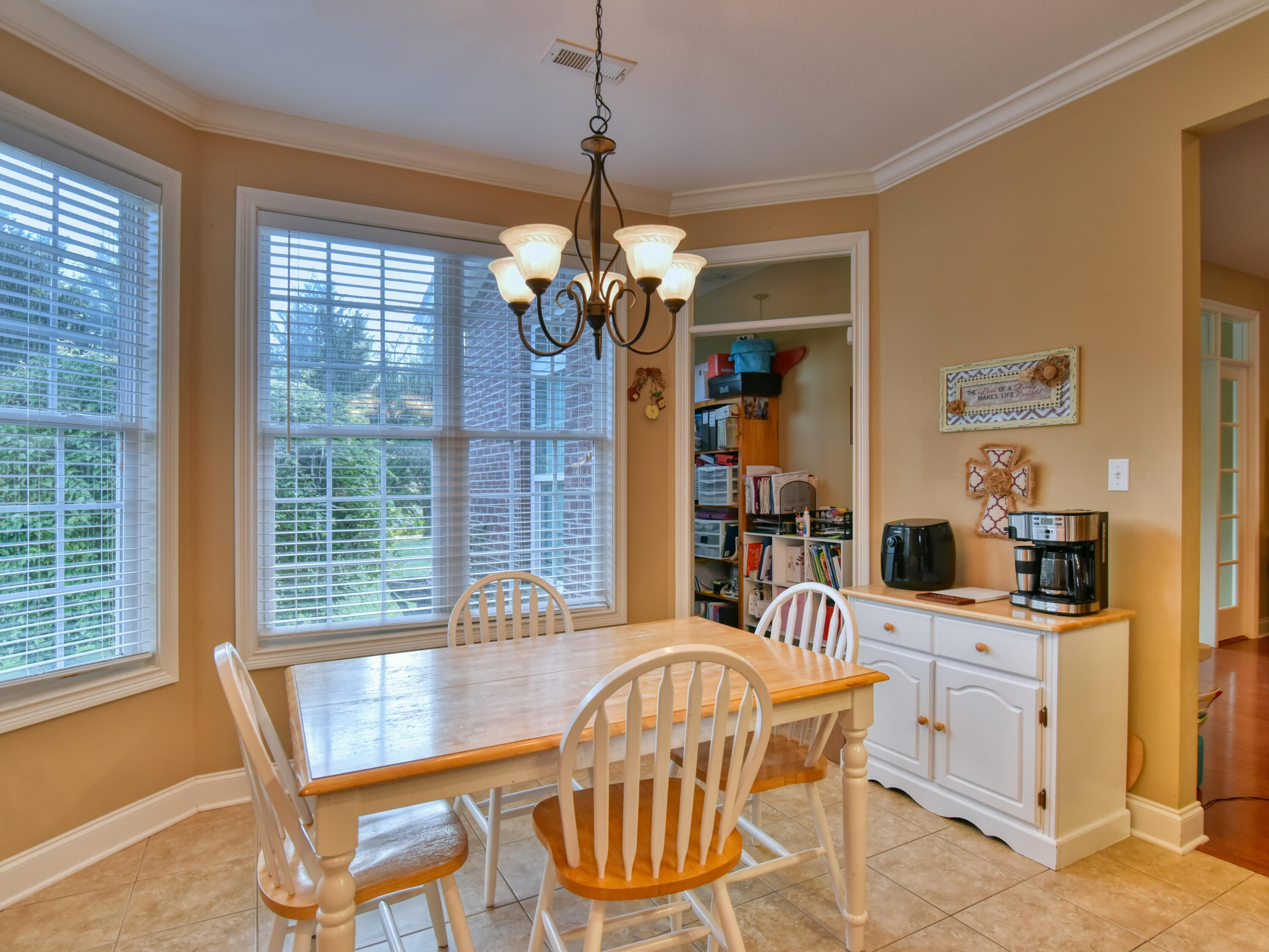102 Meridian Way Clinton, TN 37716 - Photo 12 of 26 Eat-in Kitchen