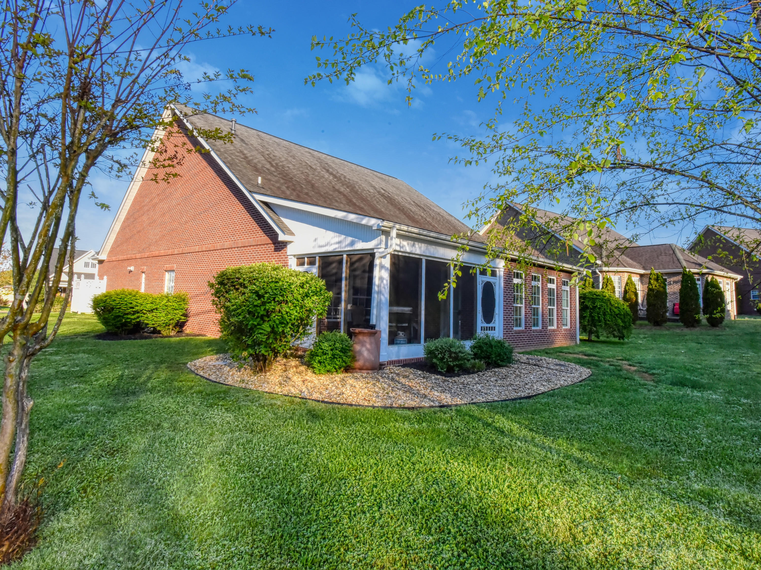 102 Meridian Way Clinton, TN 37716 - Photo 3 of 26 Backyard