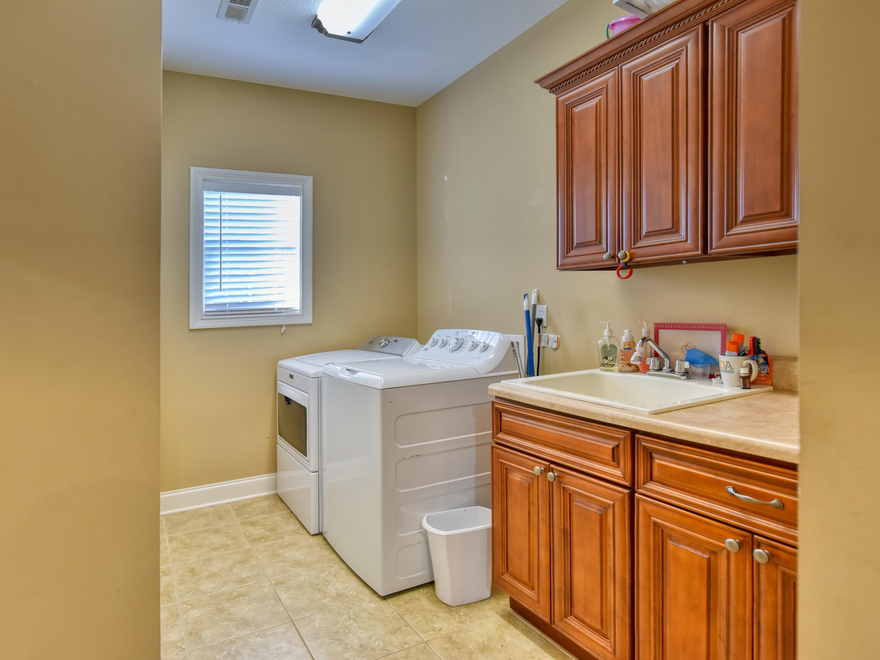 102 Meridian Way Clinton, TN 37716 - Photo 26 of 26 Laundry