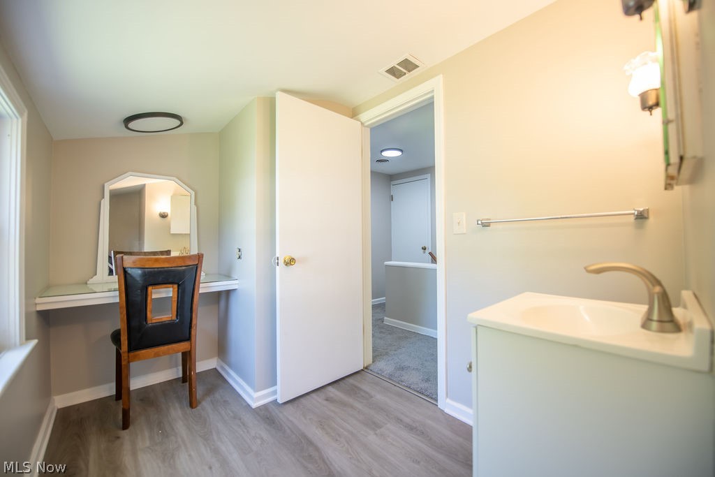 4221 2nd Street Northwest Canton, OH 44708 - Photo 24 of 35 Upper level bathroom