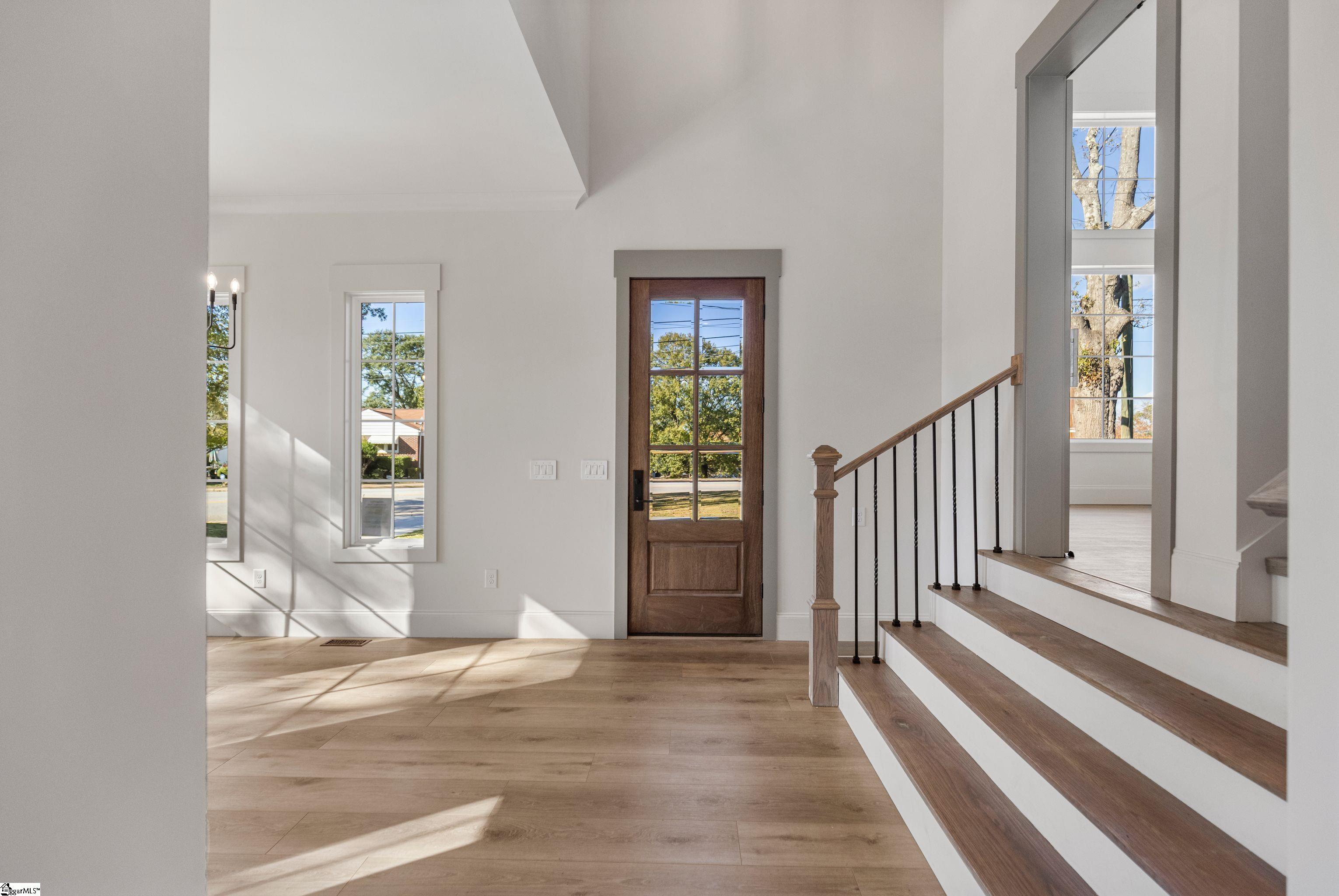 610 Lowndes Hill Road Greenville, SC 29607 - Photo 3 of 24 Gallery Image 3