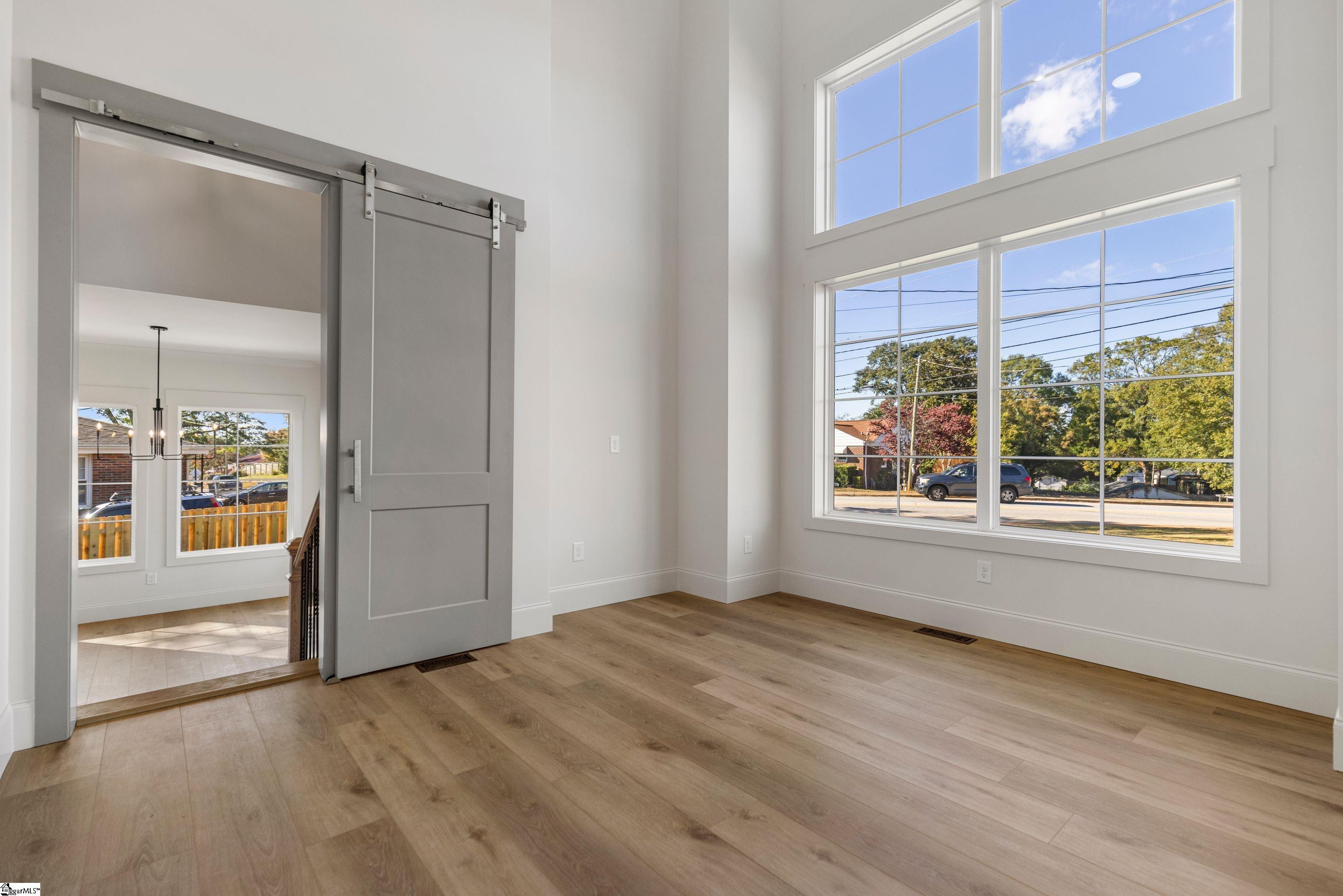 610 Lowndes Hill Road Greenville, SC 29607 - Photo 7 of 24 Gallery Image 7