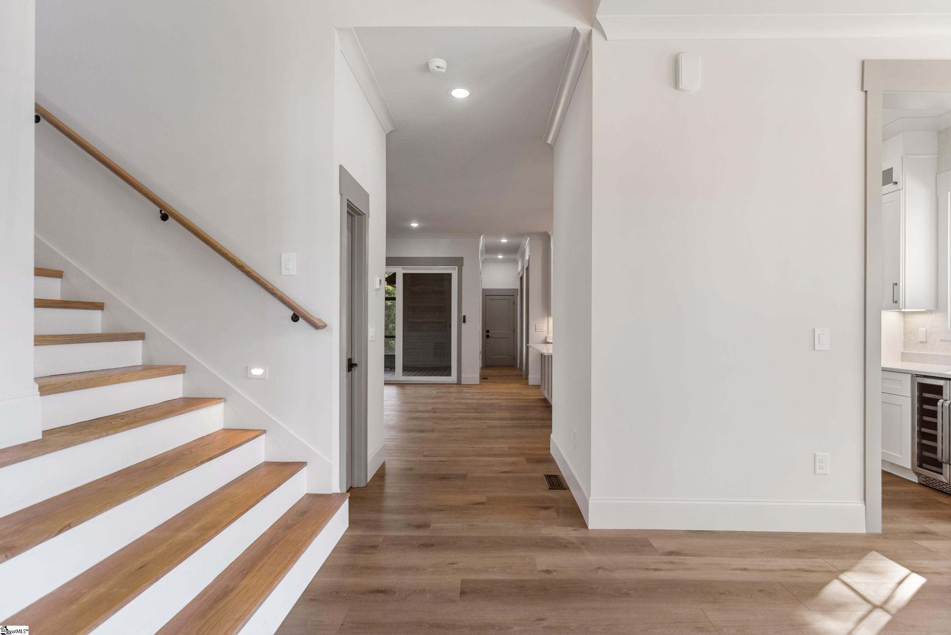 610 Lowndes Hill Road Greenville, SC 29607 - Photo 9 of 24 Gallery Image 9
