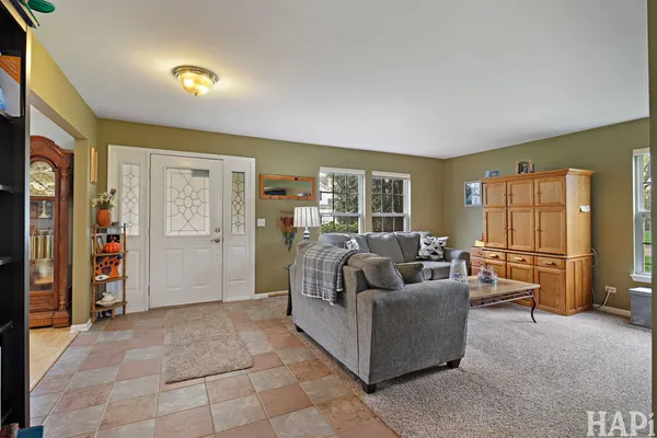 $465,000 | 1909 Hemlock Drive, McHenry, IL 60050