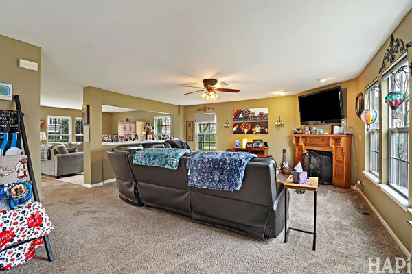 $465,000 | 1909 Hemlock Drive, McHenry, IL 60050