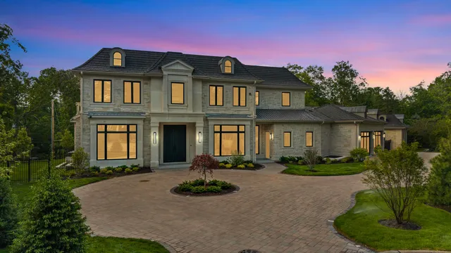 $7,888,000 | 219 Lincoln Drive, Glencoe, IL 60022