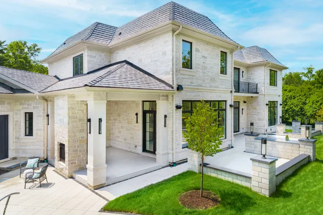 $7,888,000 | 219 Lincoln Drive, Glencoe, IL 60022