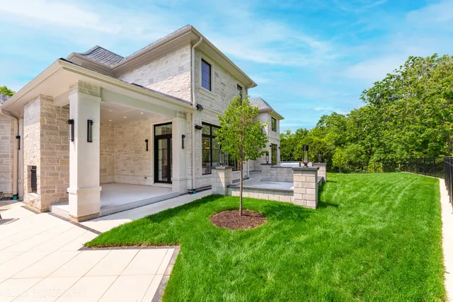 $7,888,000 | 219 Lincoln Drive, Glencoe, IL 60022