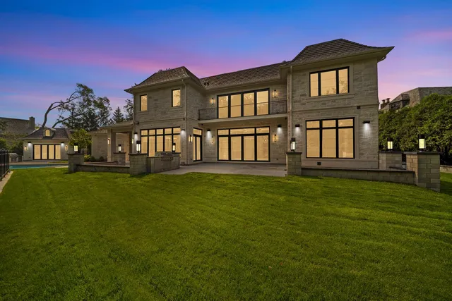 $7,888,000 | 219 Lincoln Drive, Glencoe, IL 60022