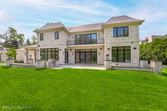 $7,888,000 | 219 Lincoln Drive, Glencoe, IL 60022