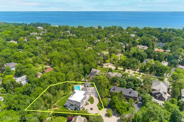 $7,888,000 | 219 Lincoln Drive, Glencoe, IL 60022