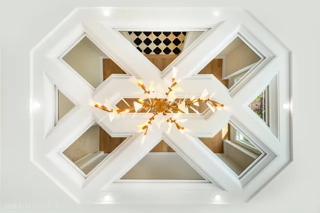 $7,888,000 | 219 Lincoln Drive, Glencoe, IL 60022