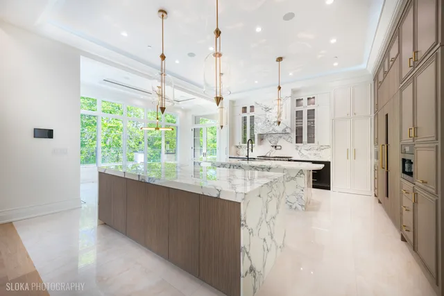 $7,888,000 | 219 Lincoln Drive, Glencoe, IL 60022