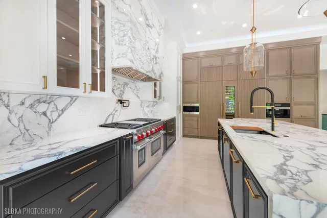 $7,888,000 | 219 Lincoln Drive, Glencoe, IL 60022