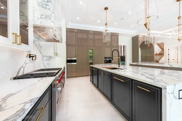 $7,888,000 | 219 Lincoln Drive, Glencoe, IL 60022