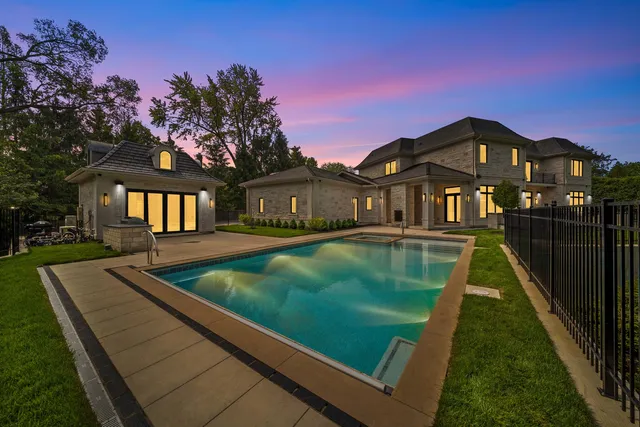 $7,888,000 | 219 Lincoln Drive, Glencoe, IL 60022