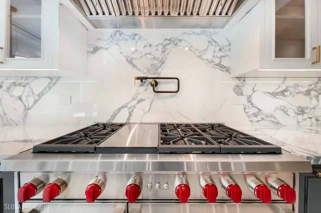 $7,888,000 | 219 Lincoln Drive, Glencoe, IL 60022