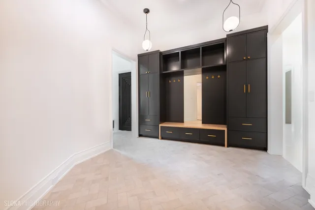 $7,888,000 | 219 Lincoln Drive, Glencoe, IL 60022