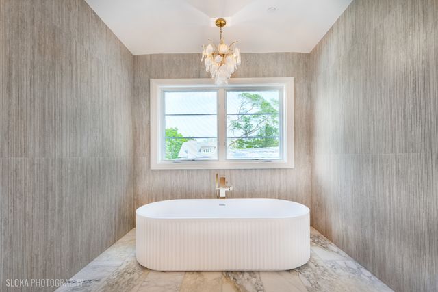 $7,888,000 | 219 Lincoln Drive, Glencoe, IL 60022