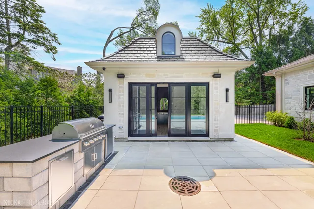 $7,888,000 | 219 Lincoln Drive, Glencoe, IL 60022