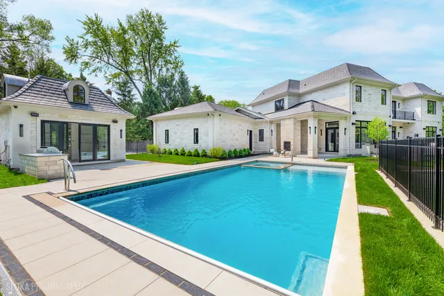 $7,888,000 | 219 Lincoln Drive, Glencoe, IL 60022