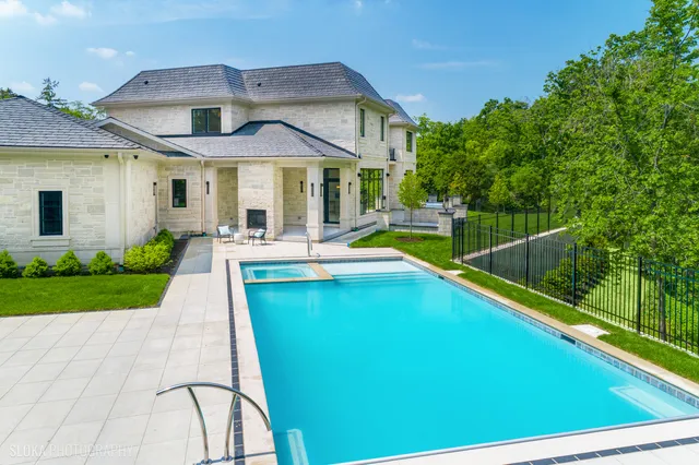 $7,888,000 | 219 Lincoln Drive, Glencoe, IL 60022