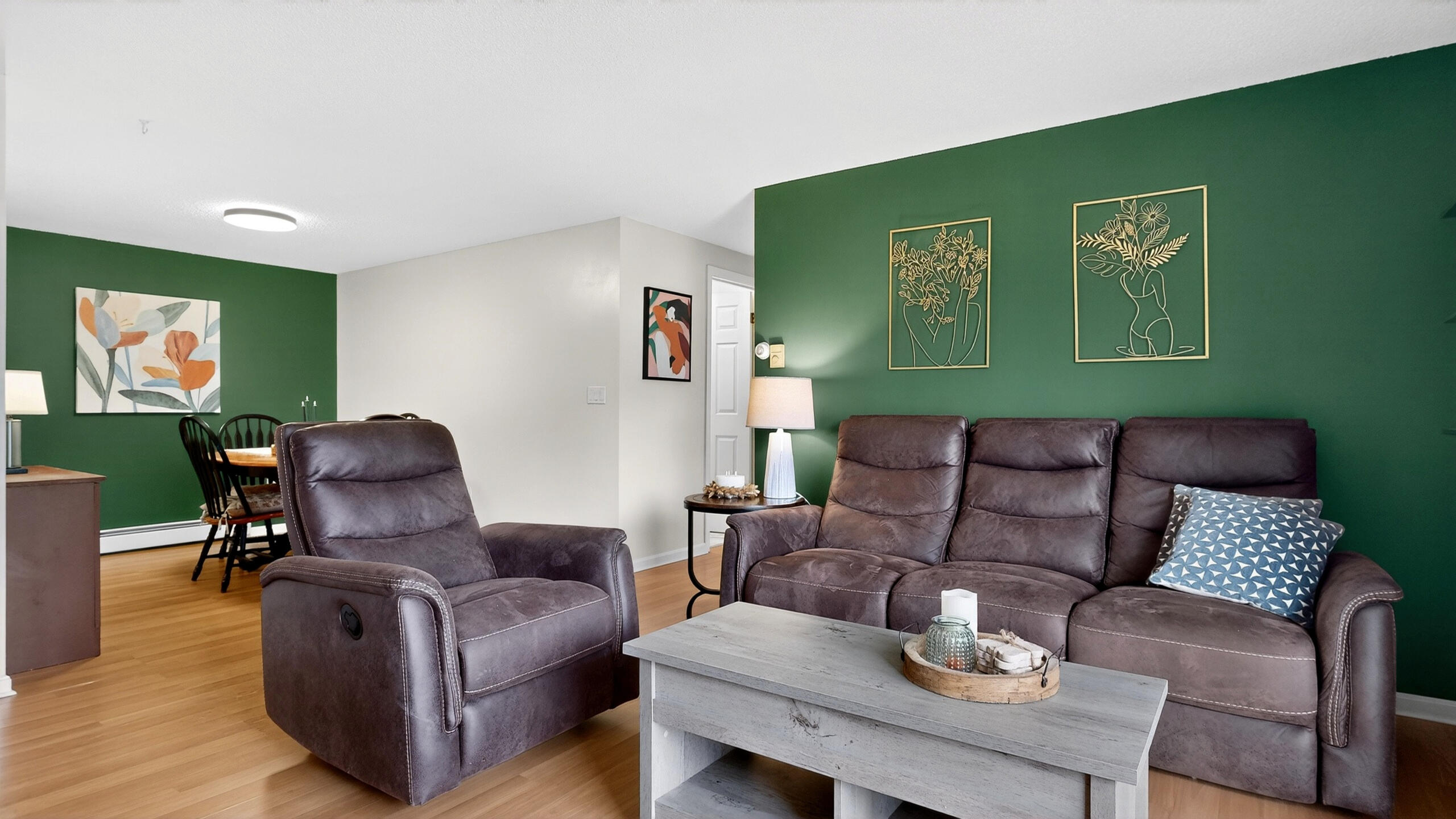 13 Academy Place, Unit 26 Saco, ME 04072 - Photo 4 of 23 Living room
