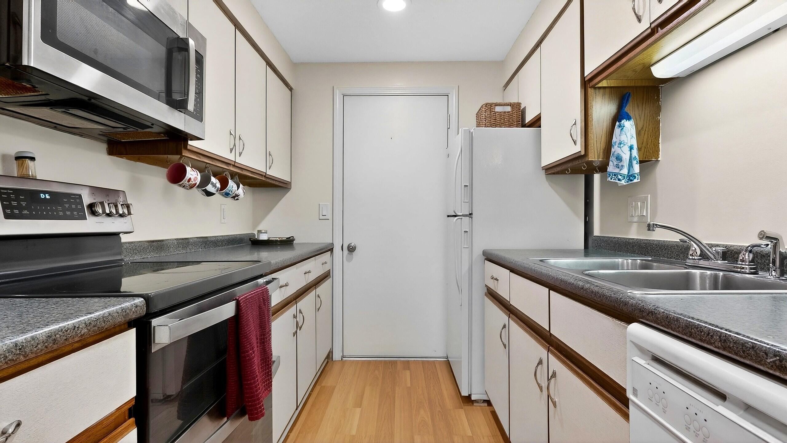 13 Academy Place, Unit 26 Saco, ME 04072 - Photo 8 of 23 Kitchen