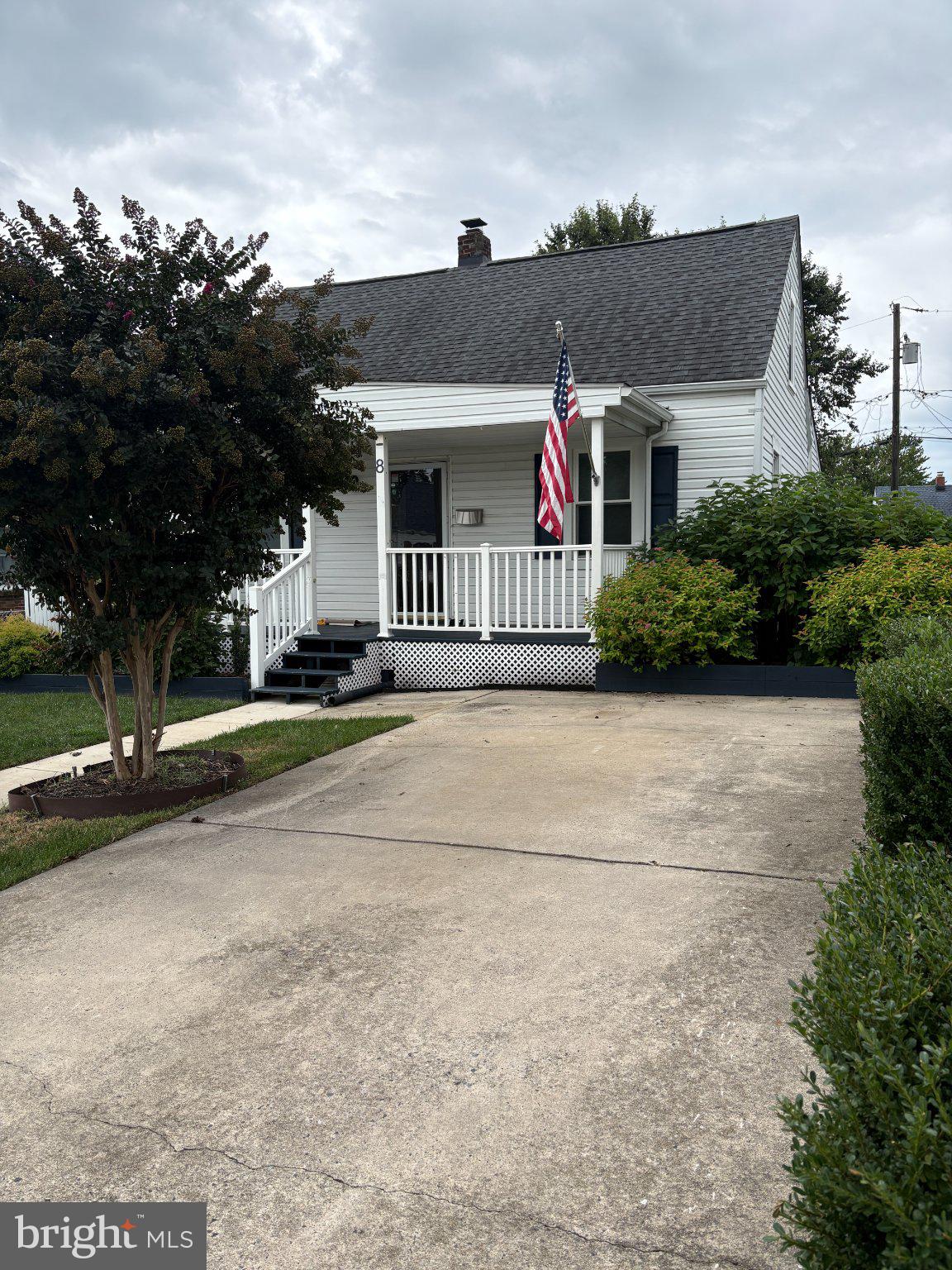 8 Plateau Road Baltimore, MD 21221 - Photo 2 of 27 Driveway